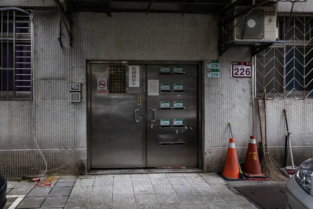 电子元器件与传感器选型要点：保障自动化设备稳定运行的实用指南